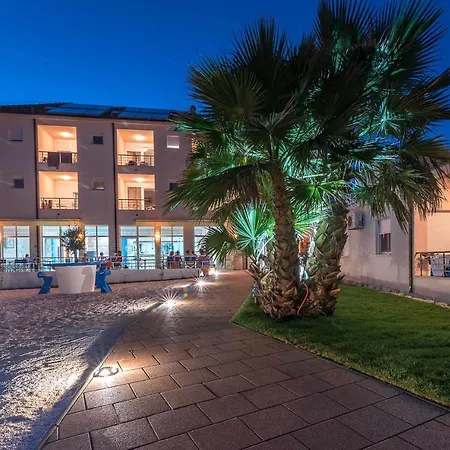 Porto Samaria Holiday Apartments * Trogir
